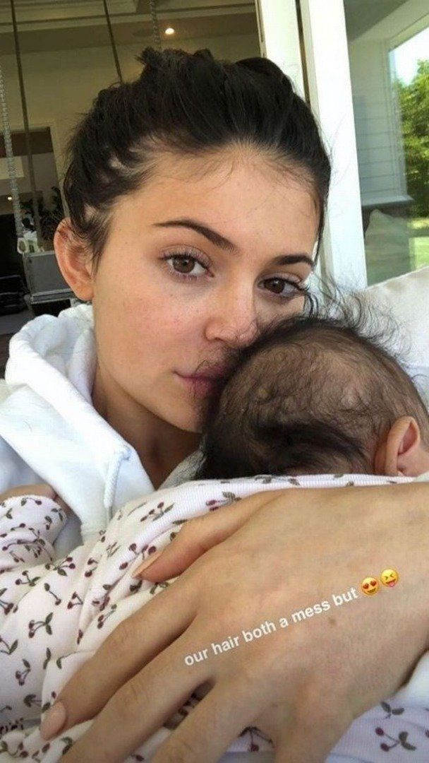 Kylie Jenner'in bebeği ile ilgili şok iddia! - Sayfa 12