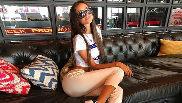 Dekoltesiyle ödül törenine damga vurdu! - Sayfa 11