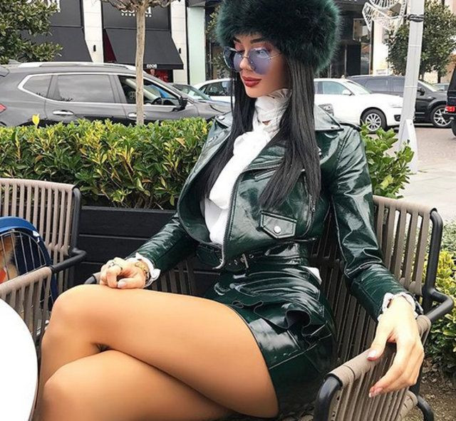 Dekoltesiyle ödül törenine damga vurdu! - Sayfa 8