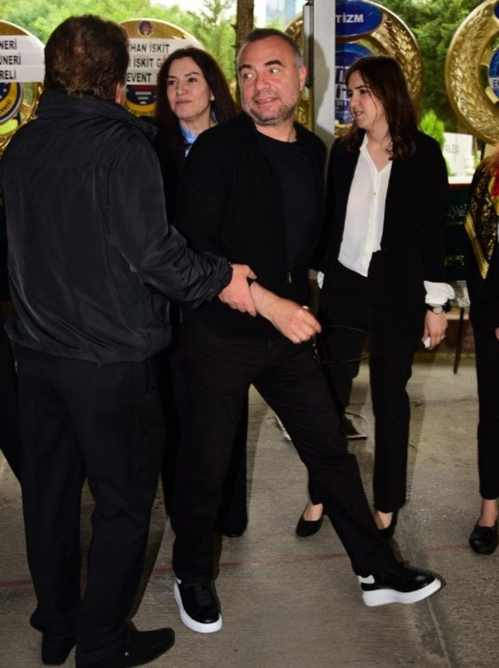 Demet Akbağ'dan annesine son bakış! - Sayfa 16