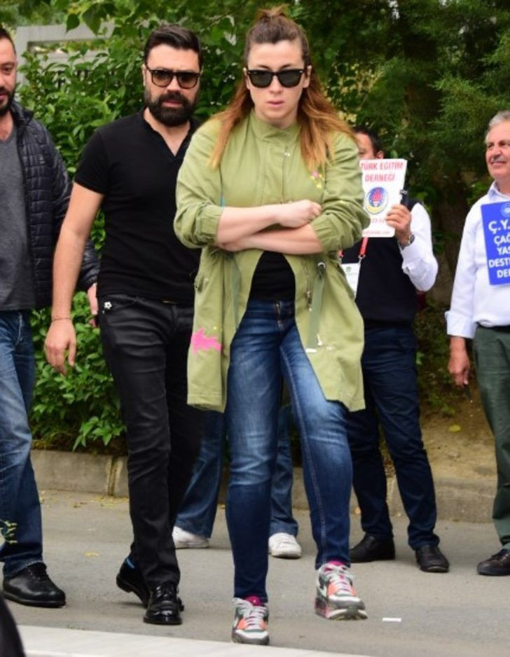 Demet Akbağ'dan annesine son bakış! - Sayfa 17