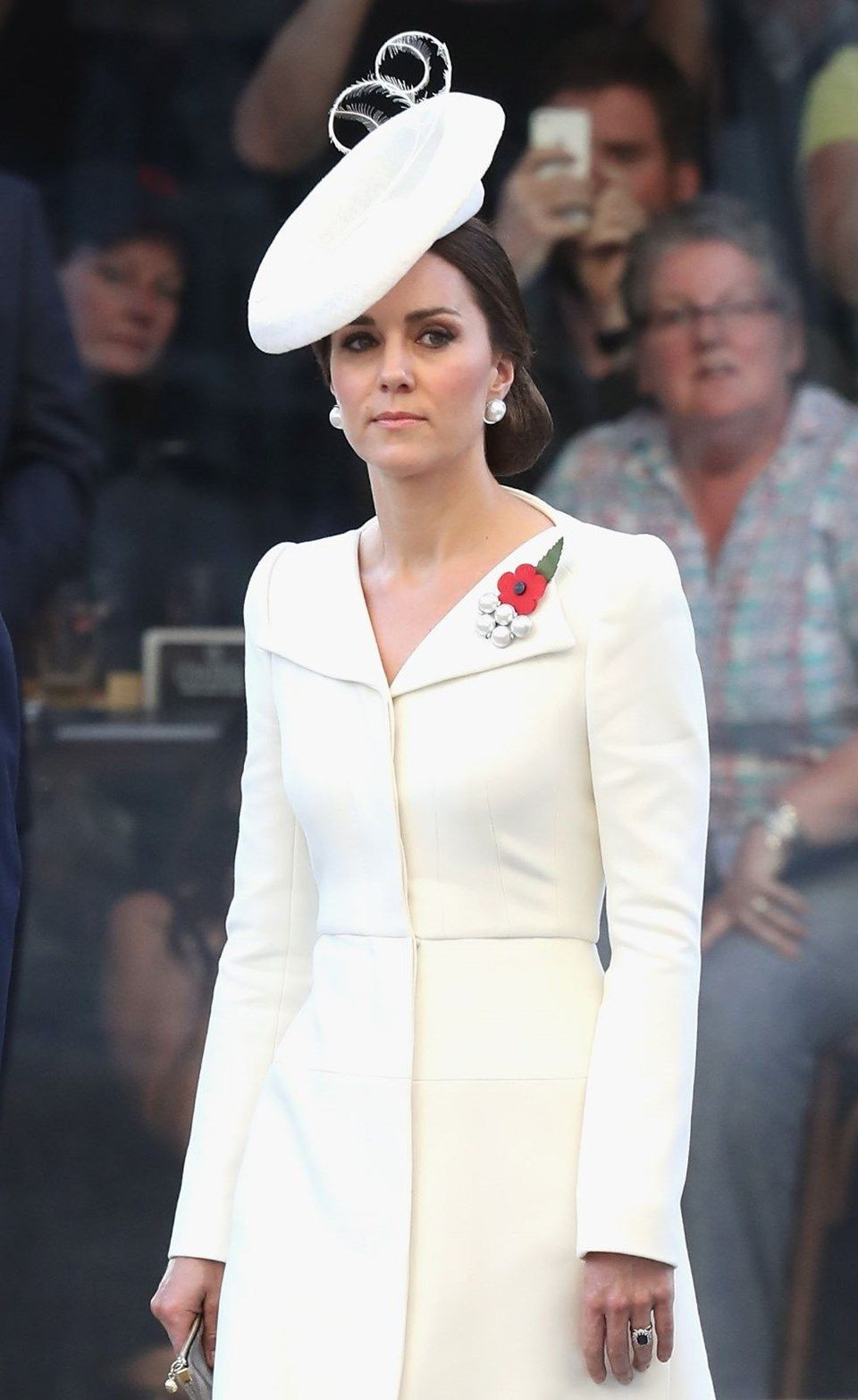 Kate Middleton, elbisesinin fiyatıyla şaşırttı! - Sayfa 9