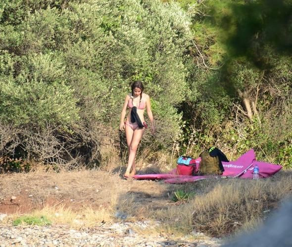 Kadir Doğulu ve Neslihan Atagül koydaki çöpleri topladı - Sayfa 9