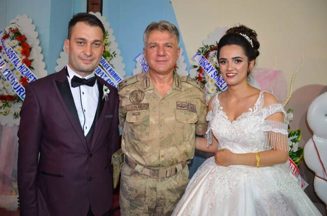 Komutanlar onun düğününe akın etti! - Sayfa 9