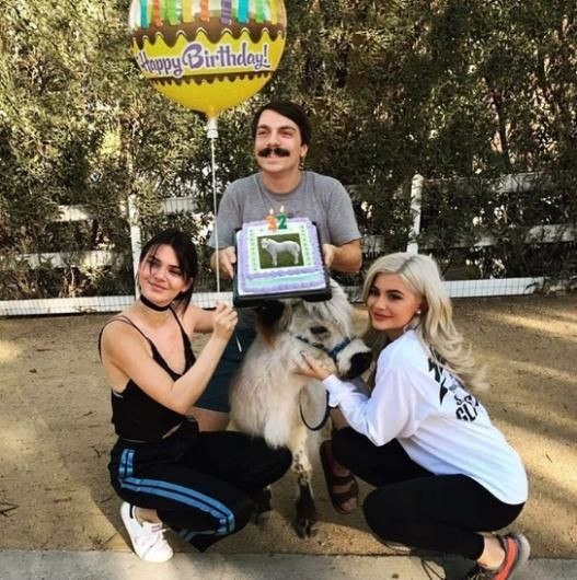 Kardashianlar'ın en komiği: Kirby Jenner! - Sayfa 8