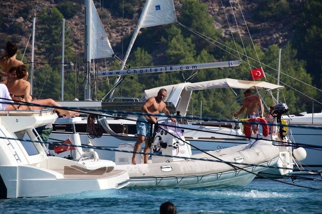 Ersun Yanal teknede dans şov yaptı! - Sayfa 2