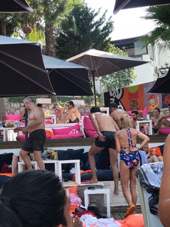 Berk Oktay genç kızların göz hapsinde! - Sayfa 10