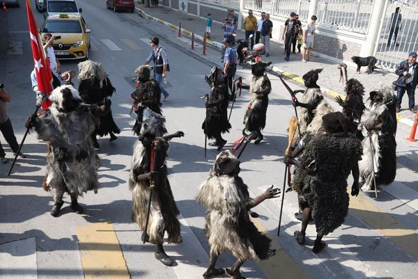 Kurtuluş coşkusuna 'tülütabaklar' damga vurdu... - Sayfa 32