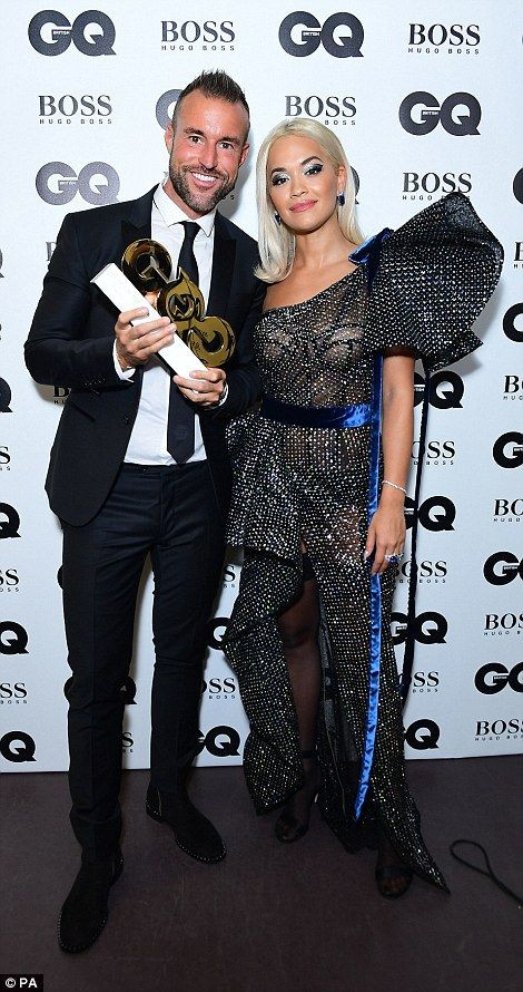 Kırmızı halıda transparan yarışı! - Sayfa 49