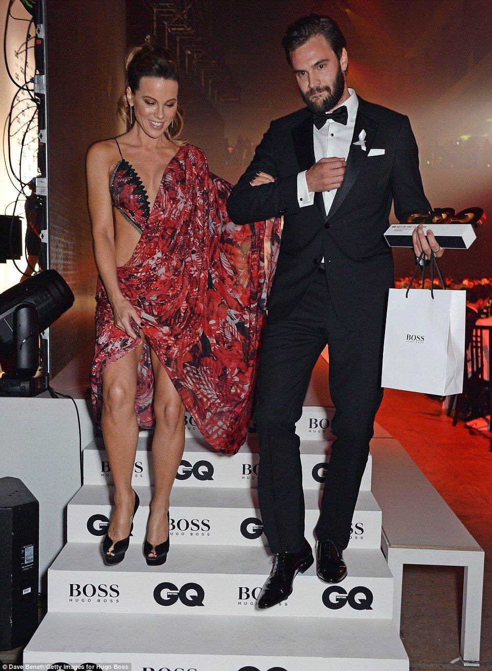 Kırmızı halıda transparan yarışı! - Sayfa 54