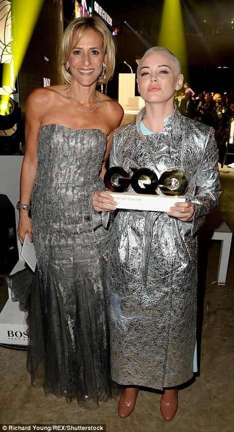 Kırmızı halıda transparan yarışı! - Sayfa 55