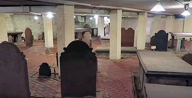 Evinin altına açılan merdivenden indi ve... - Sayfa 20