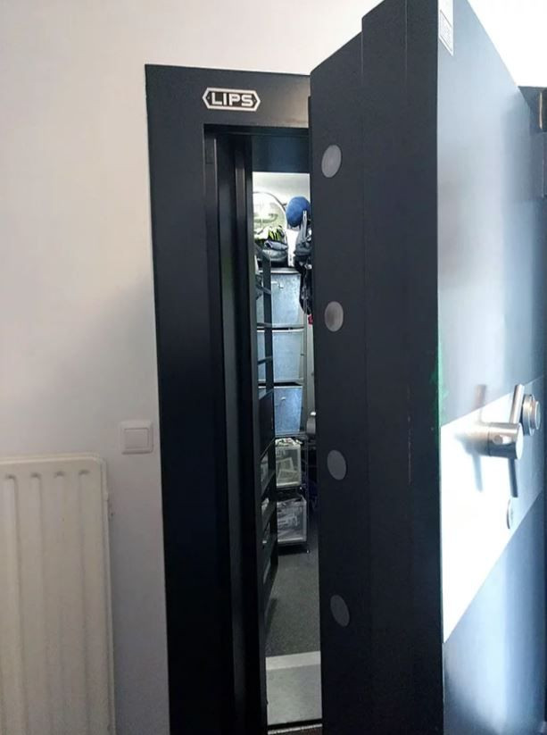 Evinin altına açılan merdivenden indi ve... - Sayfa 39