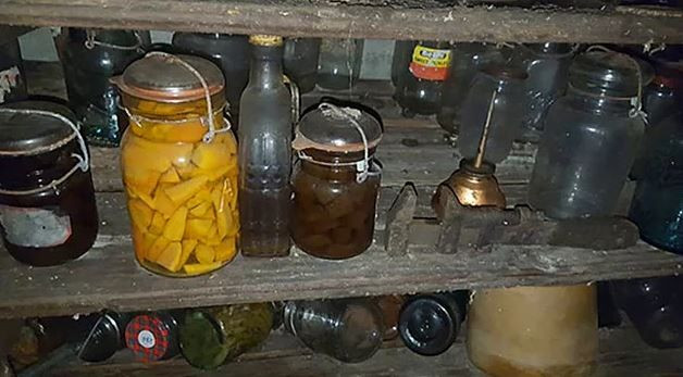 Evinin altına açılan merdivenden indi ve... - Sayfa 23