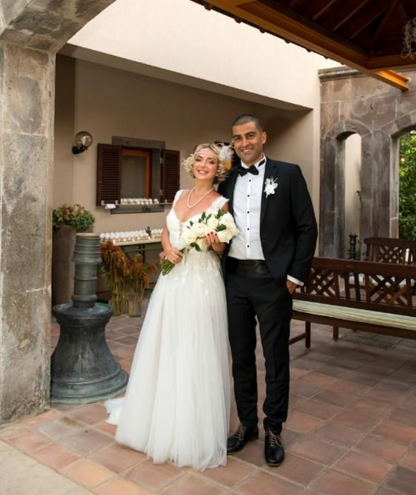 Ünlü çiftin düğününde pasta yerine bakın ne geldi! - Sayfa 9