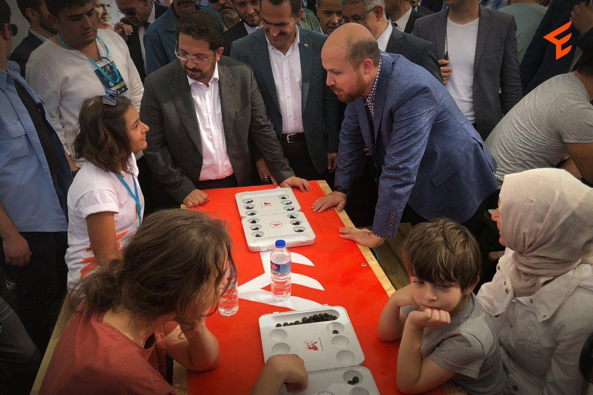 "At üzerinde destanlar yazmış ecdadın torunlarıyız!" - Sayfa 18