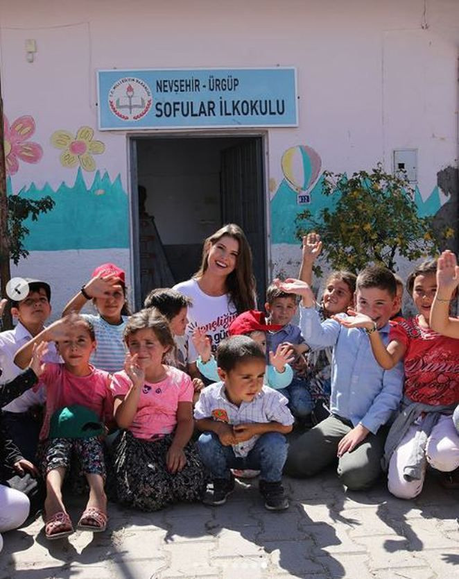 Amanda Cerny Kapadokya’da köy okulu boyadı! - Sayfa 7