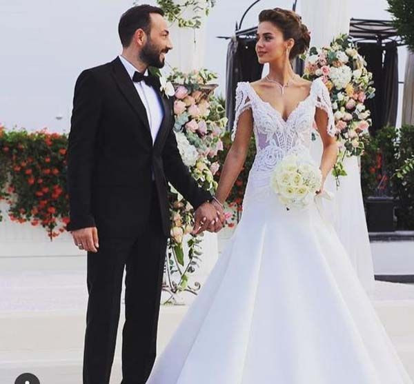 Bensu Soral, Hakan Baş ile evlendi! - Sayfa 9