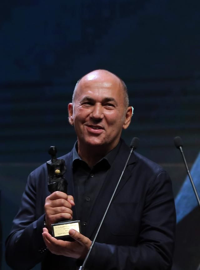 Kırmızı halıda şıklık yarışı! Yıldızlar büyüledi - Sayfa 18