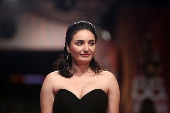 Kırmızı halıda şıklık yarışı! Yıldızlar büyüledi - Sayfa 11