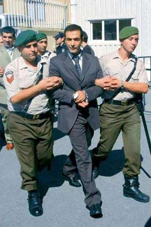 O ünlülerin yolu cezaevinden de geçti! - Sayfa 10