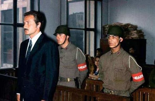 O ünlülerin yolu cezaevinden de geçti! - Sayfa 15