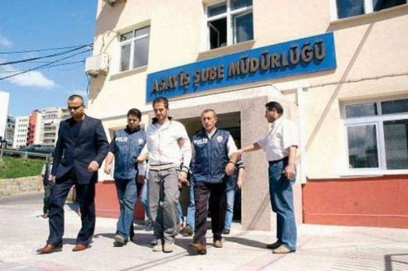 O ünlülerin yolu cezaevinden de geçti! - Sayfa 8