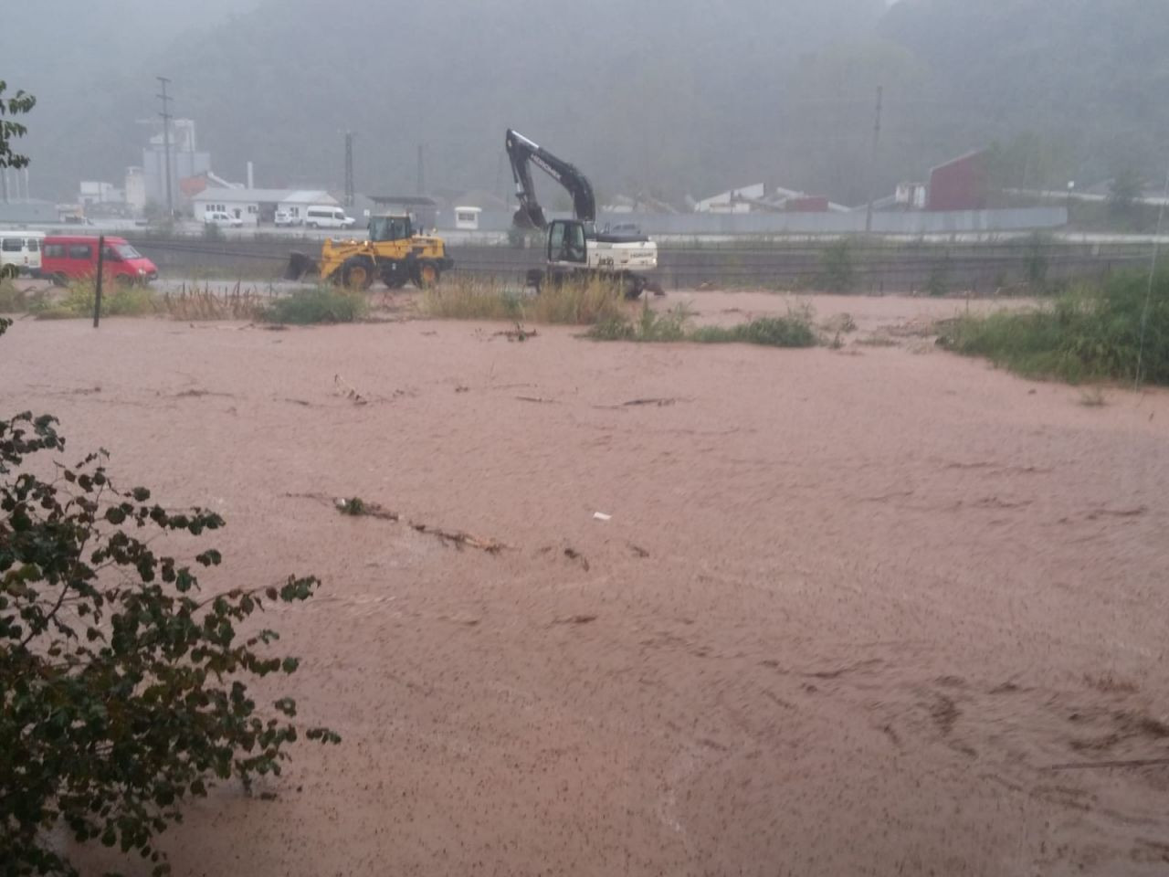 Trabzon'da hasar gün ağarınca ortaya çıktı! - Sayfa 11