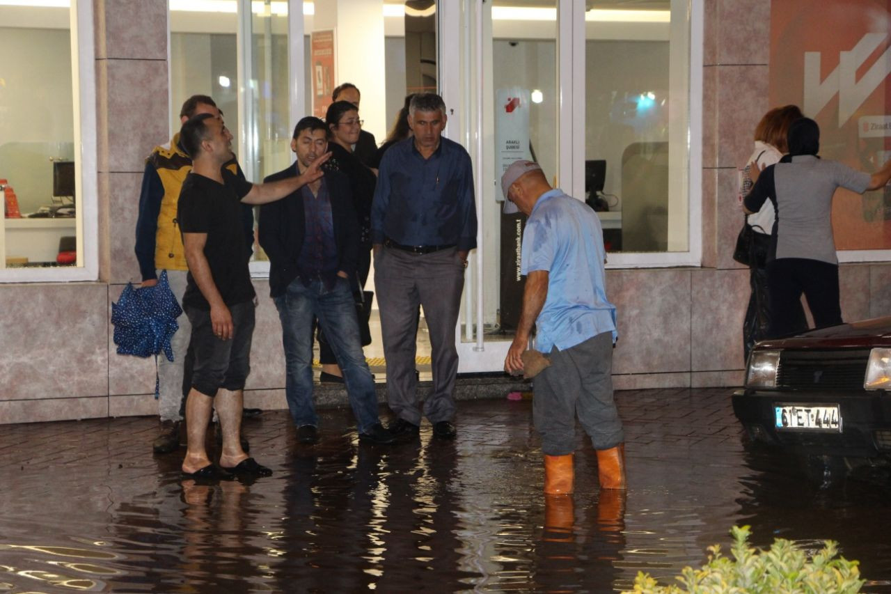 Trabzon'da hasar gün ağarınca ortaya çıktı! - Sayfa 7