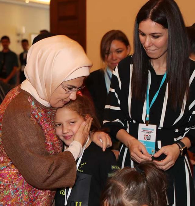 Emine Erdoğan AK Parti'li kadınlarla buluştu! - Sayfa 8