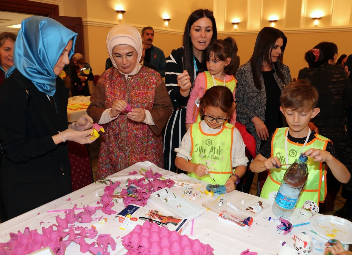 Emine Erdoğan AK Parti'li kadınlarla buluştu! - Sayfa 12