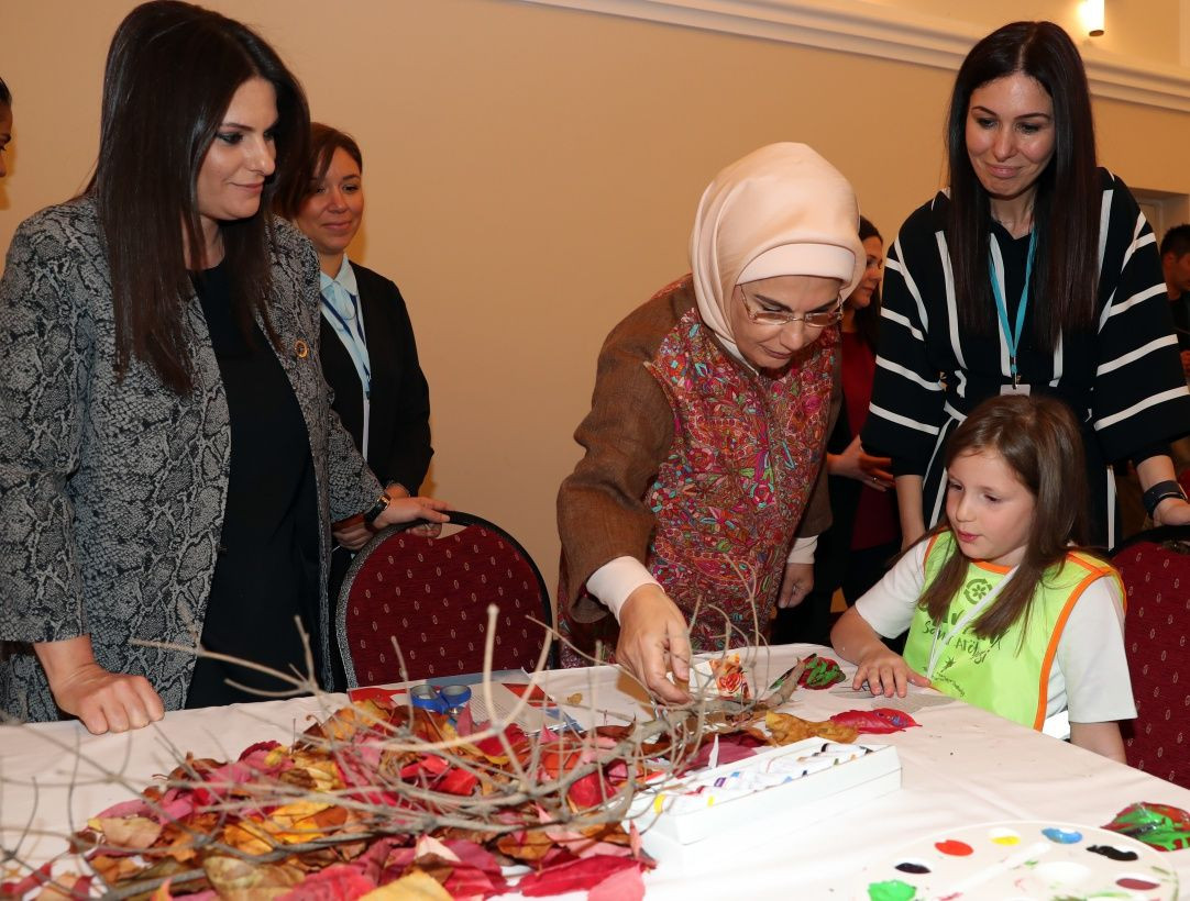 Emine Erdoğan AK Parti'li kadınlarla buluştu! - Sayfa 13