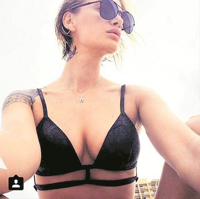 Didem Soydan'dan dudak dudağa poz! - Sayfa 13