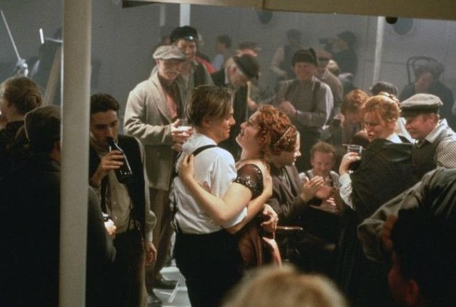 Stresi azalsın diye rol arkadaşına göğüslerini gösterdi! - Sayfa 10