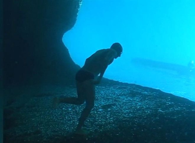 Bu adam okyanusun altında yürüyor! - Sayfa 5