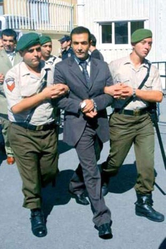 Yolu cezaevinden geçen ünlüler! - Sayfa 9