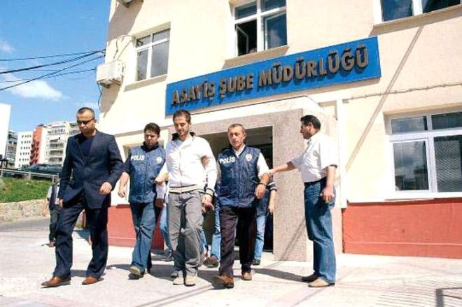 Yolu cezaevinden geçen ünlüler! - Sayfa 5