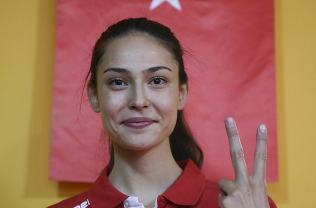 İrem Yaman 'Yılın En Stil Sahibi Kadını' ödülüne aday! - Sayfa 15