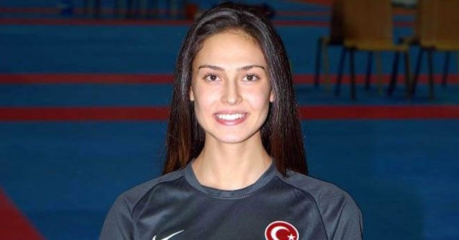 İrem Yaman 'Yılın En Stil Sahibi Kadını' ödülüne aday! - Sayfa 18