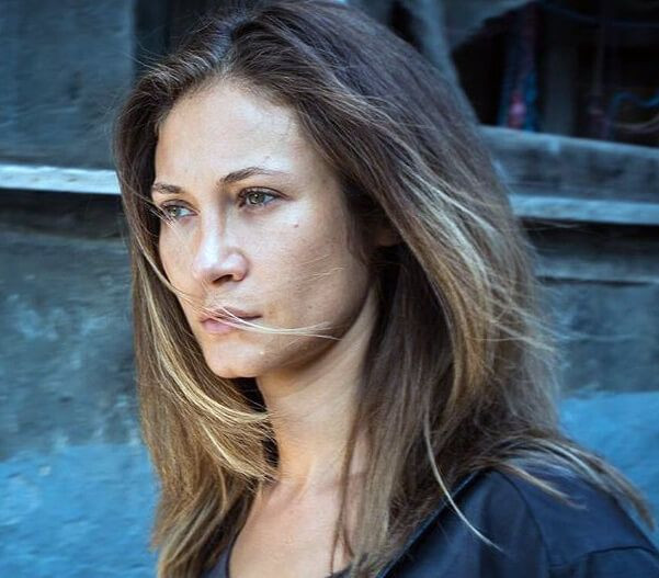 İlker Kaleli, güzel oyuncuyla aşk yaşıyor! - Sayfa 27