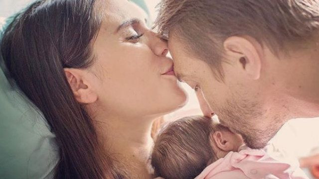 Caner Erkin, Şükran Ovalı'yla olan evliliğinin 2. yılını bu fotoğrafla kutladı - Sayfa 6