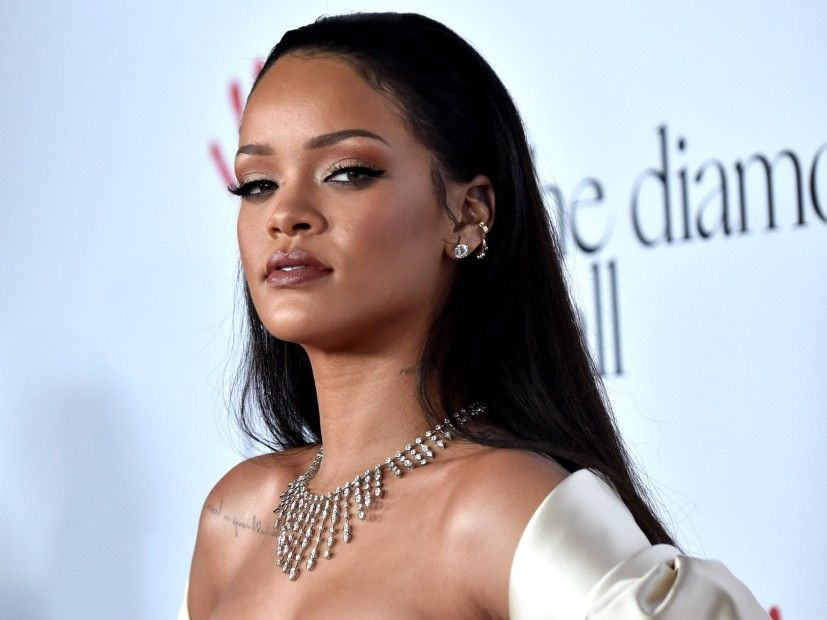 Rihanna iç çamaşırı için babasını bile tanımadı! - Sayfa 11