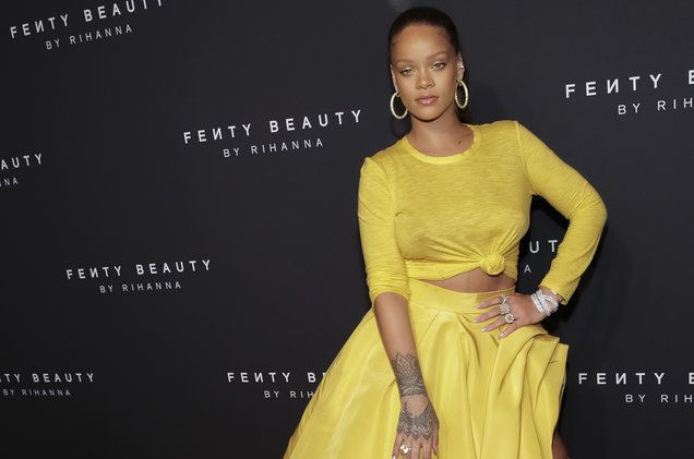 Rihanna iç çamaşırı için babasını bile tanımadı! - Sayfa 17