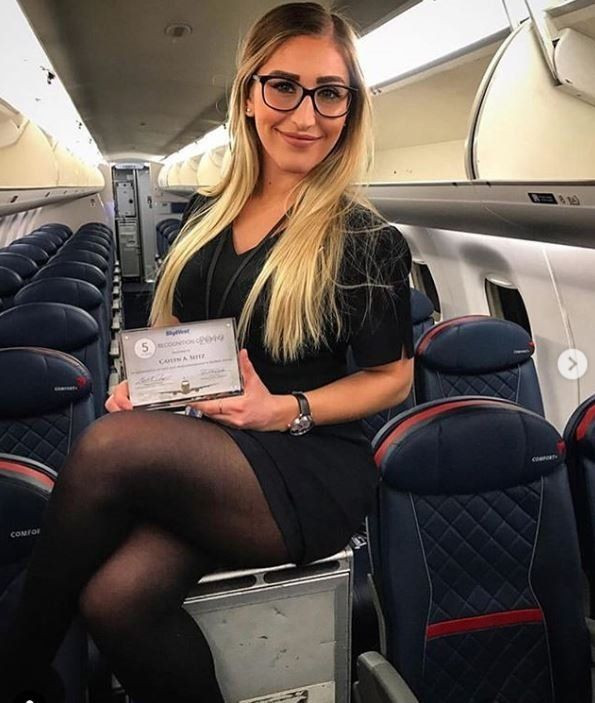 Hosteslerin yolculuk sonrası pozları! - Sayfa 10