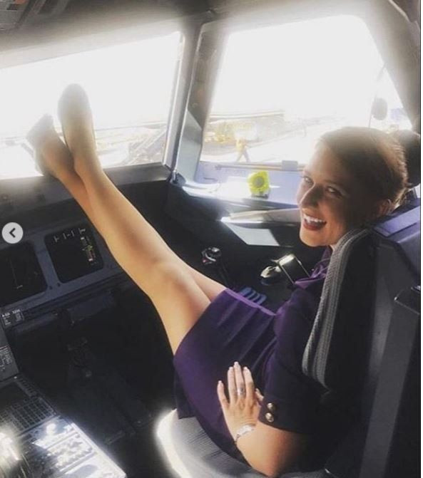 Hosteslerin yolculuk sonrası pozları! - Sayfa 11