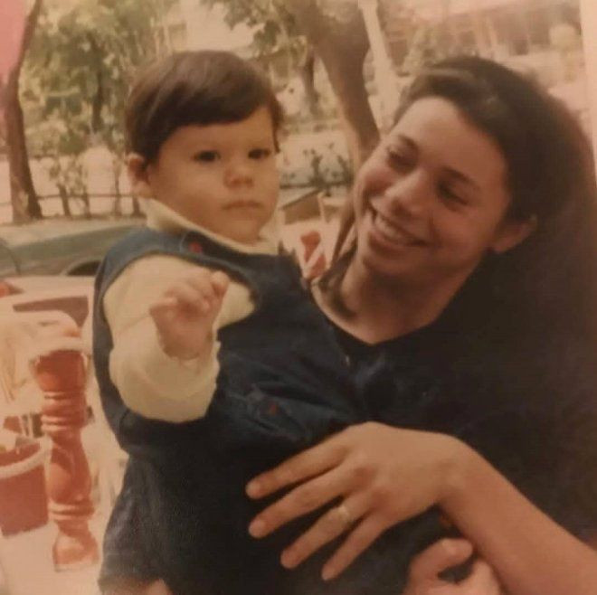 O 'Neşecik' şimdi Türkiye'nin en ünlü şarkıcılarından biri! - Sayfa 34