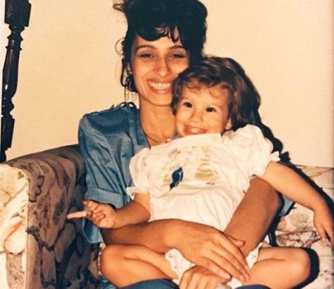 O 'Neşecik' şimdi Türkiye'nin en ünlü şarkıcılarından biri! - Sayfa 30