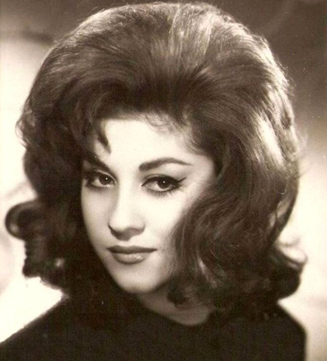 O 'Neşecik' şimdi Türkiye'nin en ünlü şarkıcılarından biri! - Sayfa 28