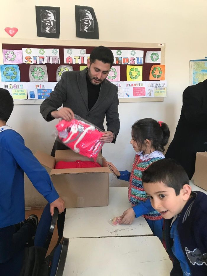 AK Parti Gençlik Kolları'ndan miniklere sürpriz! - Sayfa 20