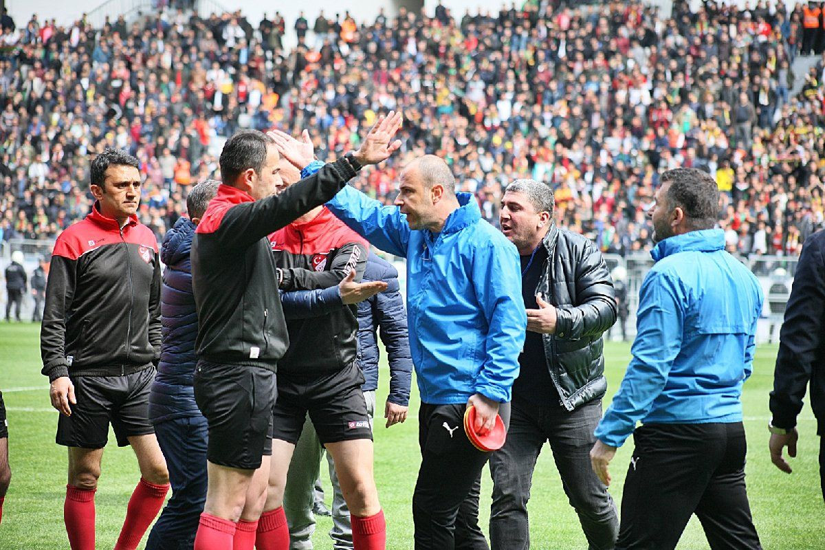 Amedspor-Sakaryaspor maçında yumruklar konuştu! - Sayfa 5